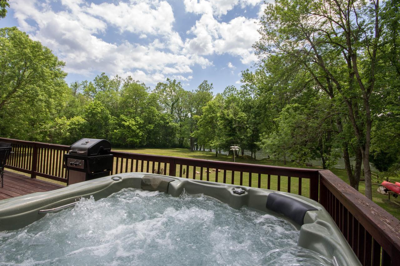 Bear Valley- Riverfront With Hot Tub! Luray Eksteriør billede